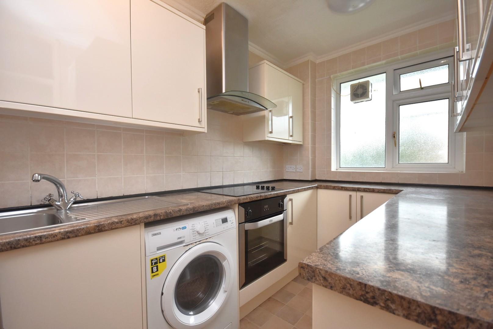 7 St. Nicholas House, Sea View Court, Bradford Place, Penarth, CF64 1AL